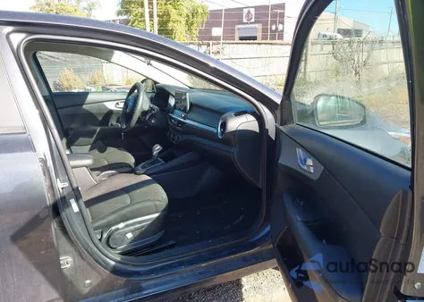 2024 Kia Forte Lxs z USA, uszkodzony, nr VIN 3KPF24AD2RE824213